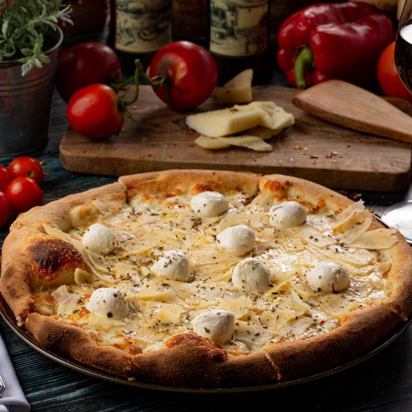 PIZZA 4 CHEESES - La Fontana Ristorante